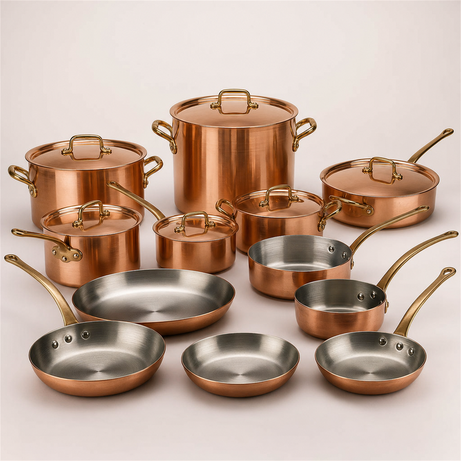 Salonet Copper Battery — 15 Pieces, Estate